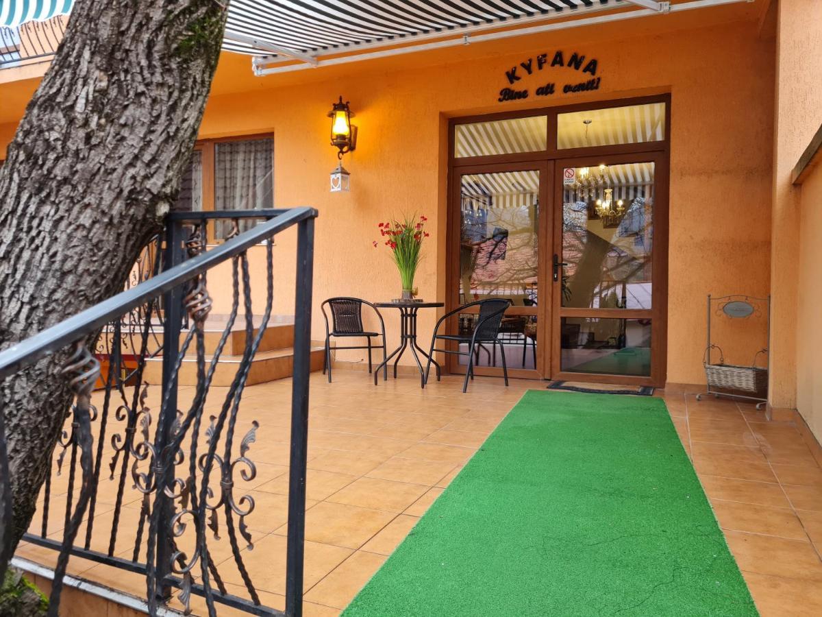 Pensiunea Kyfana Zarnesti Exterior foto