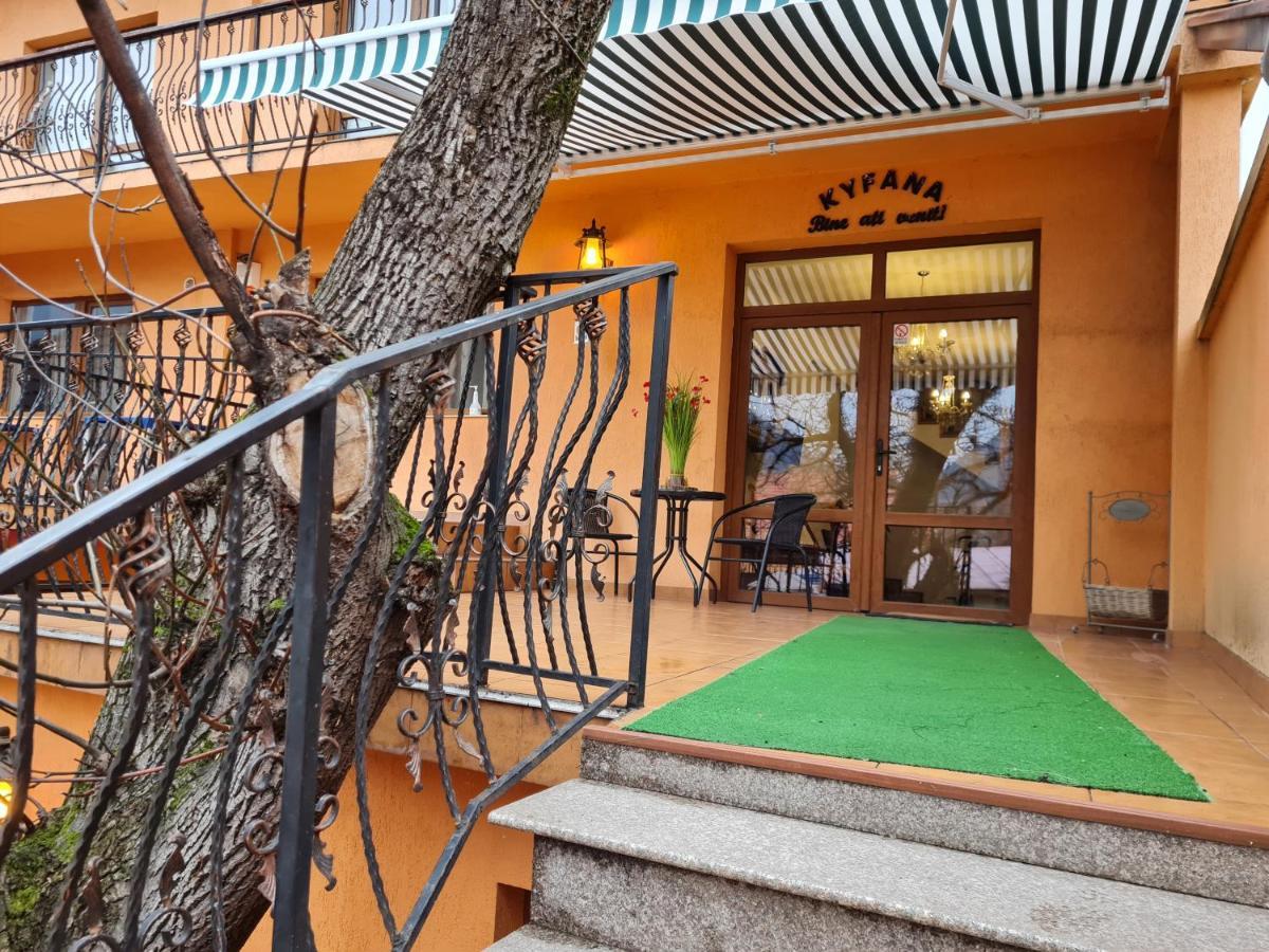 Pensiunea Kyfana Zarnesti Exterior foto